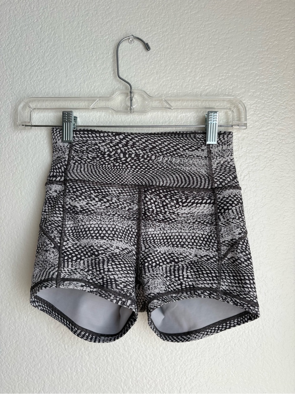 lululemon athletica gray & White Textured Print Athletic Shorts